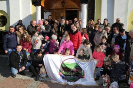 SVETOSAVSKA DODJELA PAKETIĆA U SANSKOM MOSTU